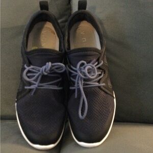 Size nine navy blue Vionic sneakers